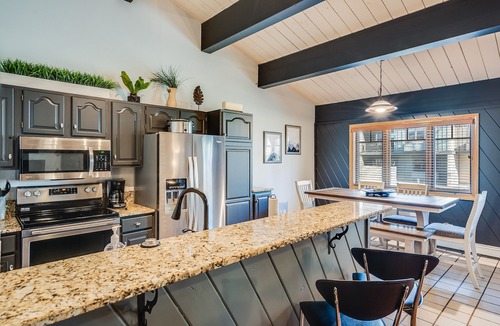 Steamboat Springs House | Beautiful Condo Close to the Slopes! Pool & Hot Tub! Winter Shuttle!