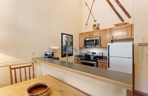 River Run Condo | Beautiful Condo In Great Location With Hot Tub & Pool Openl!