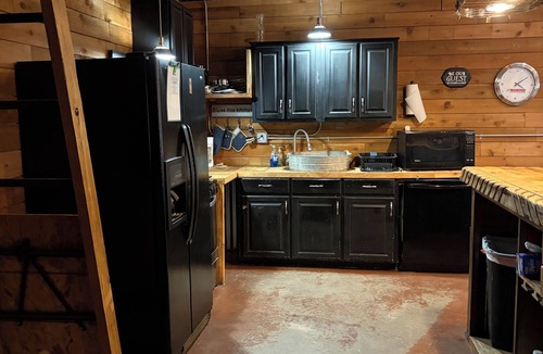 Hartley County Cabin | Beautiful Country Shop Home/Cabin