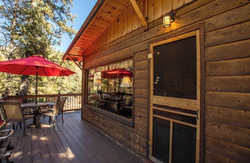 Woodland Park Cabin | Beautiful deck, listen to the creek