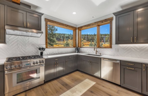 Copper Mountain House | Beautiful Executive Ski In/Ski Rooftop Hot tub! LR962