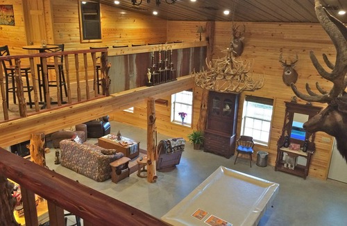 Independence Cabin | Beautiful Lodge Style Living. Hunting And Fishing Available. Pet Friendly.