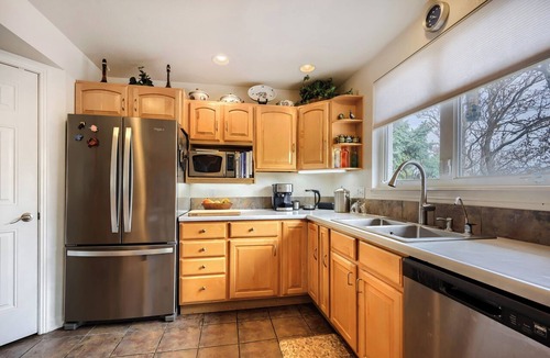 Devil's Thumb - Rolling Hill House | Beautiful peaceful 5-bedroom Boulder home with hot tub & amazing views!