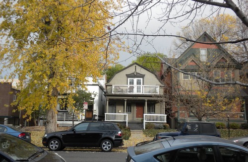City Park West Apartment | Beautiful Retreat, Uptown walk Downtown, Convention Center & tourist attractions