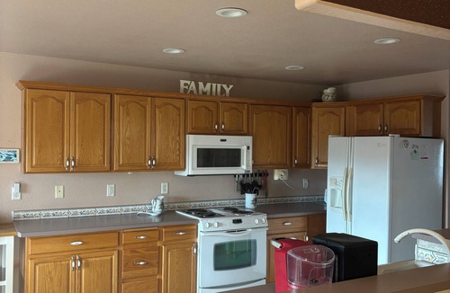 Sunnyheights House | Beautiful Spacious 3 bedroom, 3 bath full furnished Home