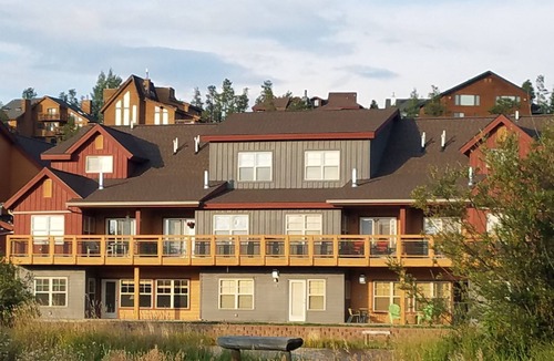 Fraser Condo | Beautiful Spacious Condo.