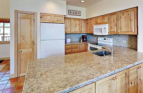 Highlands Townhomes House | Beaver Creek Village 4-bedroom townhome with heated pool and hot tub