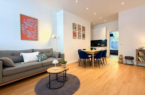 Berg am Laim Apartment | BeckHomes Munich- Large 210 sqm Central Apartment- 7 BR, 6Baths, 3 Kitchens, Up to 18 Guests