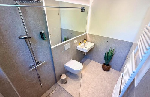 Berg am Laim Apartment | BeckHomes Munich- Large 210 sqm Central Apartment- 7 BR, 6Baths, 3 Kitchens, Up to 18 Guests