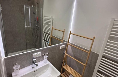 Echarding Apartment | BeckHomes Munich, New, central 2BR Apartment with Terrace