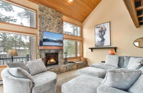 Warrior's Mark West House | Belle Vue Estate: Mountain Views and Private Hot Tub