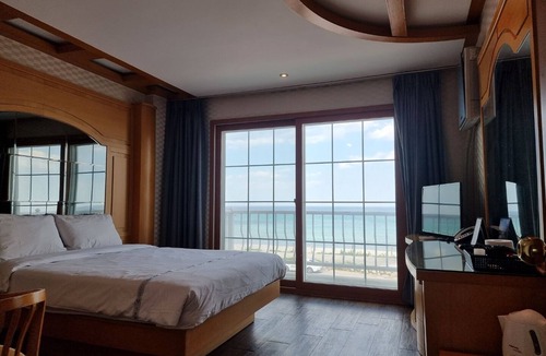 Sokcho Hotel | Benikea Mountain and Sea Yangyang