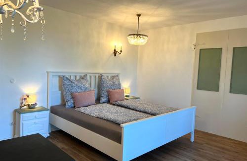 Ravensburg Apartment | Besonderes Apartment im Grünen nahe Ravensburg I sonniger Balkon & Parkplatz