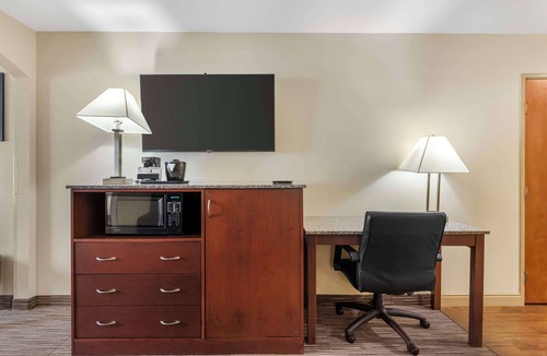 Central Colorado Springs Hotel | Best Western Executive Inn & Suites