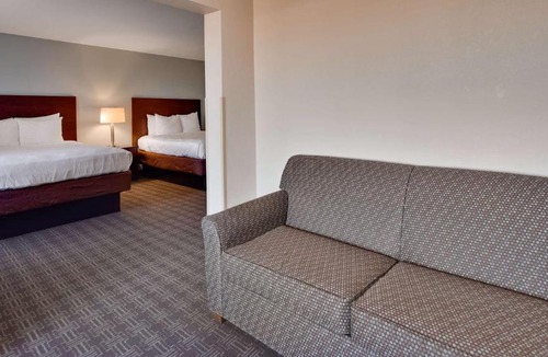 Aurora Hotel | Best Western Plus Gateway Inn & Suites - Aurora