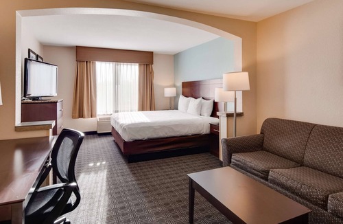 Aurora Hotel | Best Western Plus Gateway Inn & Suites