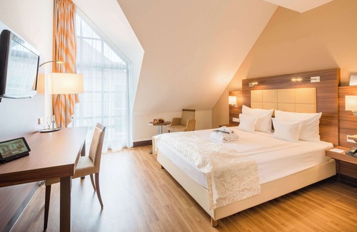 Nuertingen Hotel | Best Western Plus Hotel Am Schlossberg