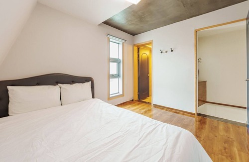 Ansan House | Beyand Private Pool Villa Pension, Daebu