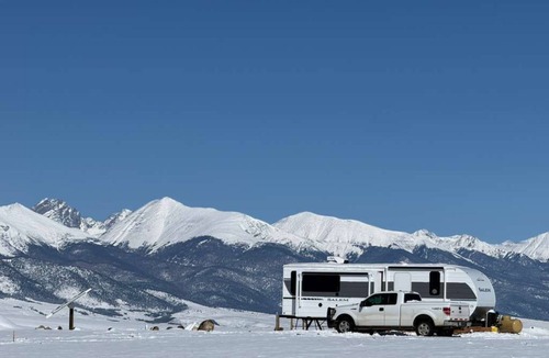 Red Wing House | Big Sky Vista: Stunning Mountain Views & Modern Comfort