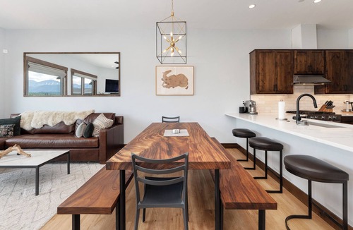 Fraser House | Bike-Friendly Mountain Retreat with Stunning Views