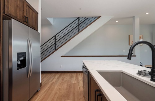 Fraser House | Bike-Friendly Mountain Retreat with Stunning Views