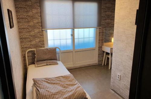 Sokcho Hostel | Blue Door Hostel Guesthouse