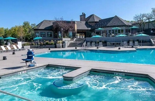 Windsor House | Blue Home by the Lake