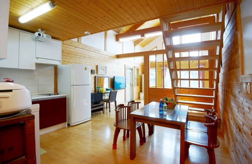 Geoje House | Blue in Blue Pension