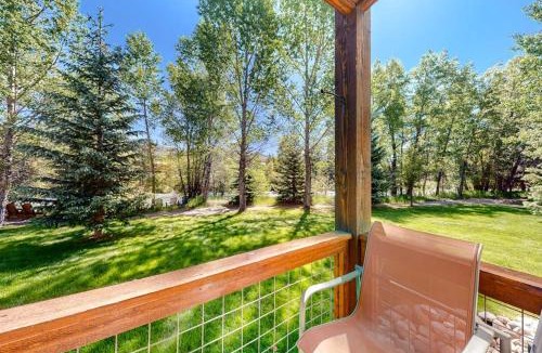 Willow Grove Apartment | Blue River Bliss