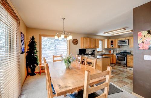 Blue River House | Blue River Escape Home: Peaceful, On River