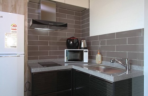 Yeongdeok Condo | Blue Road Town Pension-Crystal