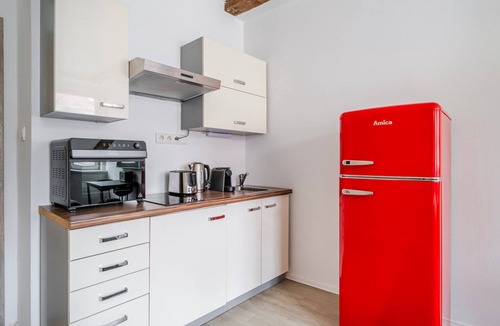 Zizkov Apartment | Blueground | Žižkov, city view, nr Vitkov Hill (PRG-95)