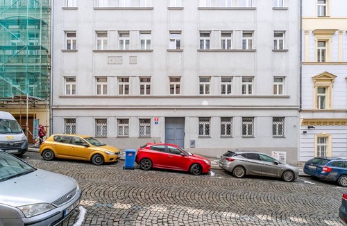 Zizkov Apartment | Blueground | Žižkov, city view, nr Vitkov Hill (PRG-95)