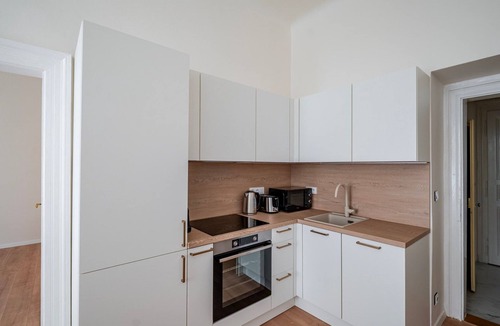 Zizkov Apartment | Blueground | Žižkov, city view, nr Vítkov Hill (PRG-105)