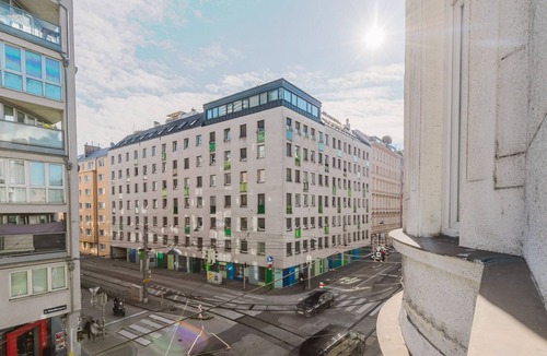 Erdberg Apartment | Blueground | Landstraße, w/d, fully furnished