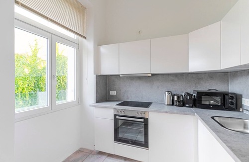 Mariahilf Apartment | Blueground | Mariahilf, washer/dryer, nr Naschmarkt