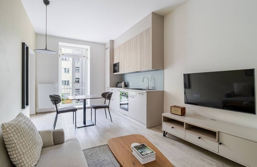 Nusle Apartment | Blueground | Nusle, balcony, nr Vysehrad (PRG-72)
