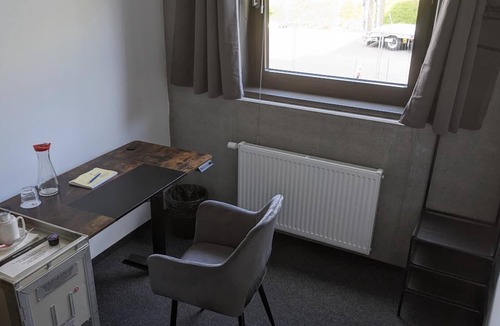 Heimsheim House | Boardingrooms Direct A8, Close to Stuttgart, 25min
