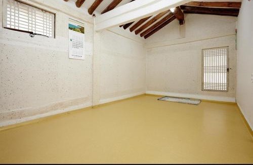 Bonghwa House | Bonghwa Hanok Old House Pension