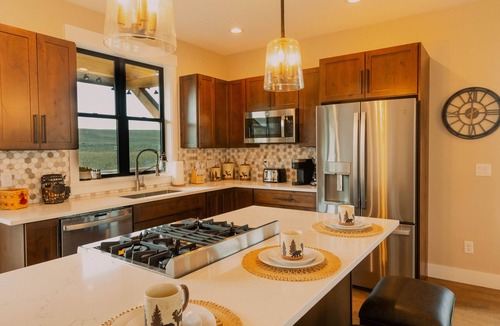 Grand Elk Ranch House | Book your summer trip! Hiking, biking, boating and shopping! Hot tub included!