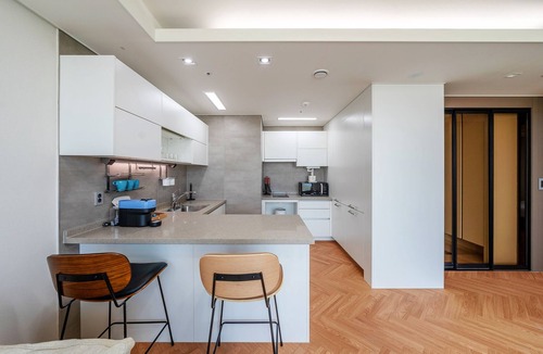 Ch'oryang-dong Apartment | BOOKING THE BAY