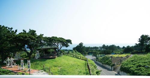 Jungmun House | Bowhill Resort & Pension