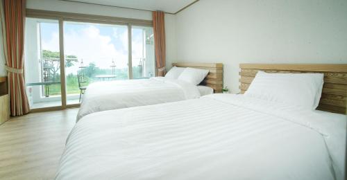 Jungmun House | Bowhill Resort & Pension