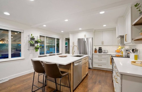 Alta Vista Area House | BRAND NEW CO Classic-Fire Pit/2 Kings/Pet Friendly