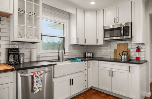 Prairie Village House | Brand New Heated Pool, Family Oasis, Kids Welcome!