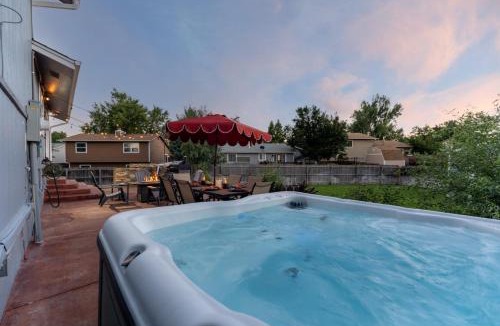 West Westminster House | Brand New LUX Home Hot Tub 15min to Den