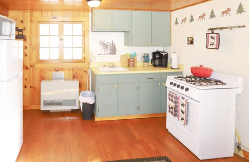 Estes Park House | Breathtaking Riverfront Cabin/Hot Tub - Rainbow
