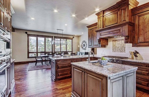 The Highlands House | Breck Escape, Spacious 6BR mountain retreat in Breckenridge!