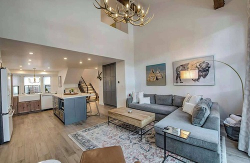 Warrior's Mark Ski Chalet | Breck Luxe Chalet |Walk to Slopes and Downtown