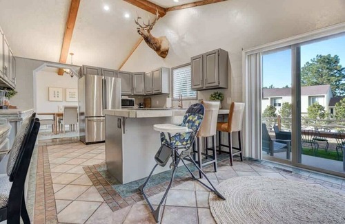 Monument House | Briarhaven Forest! Family Getaway Near USAFA